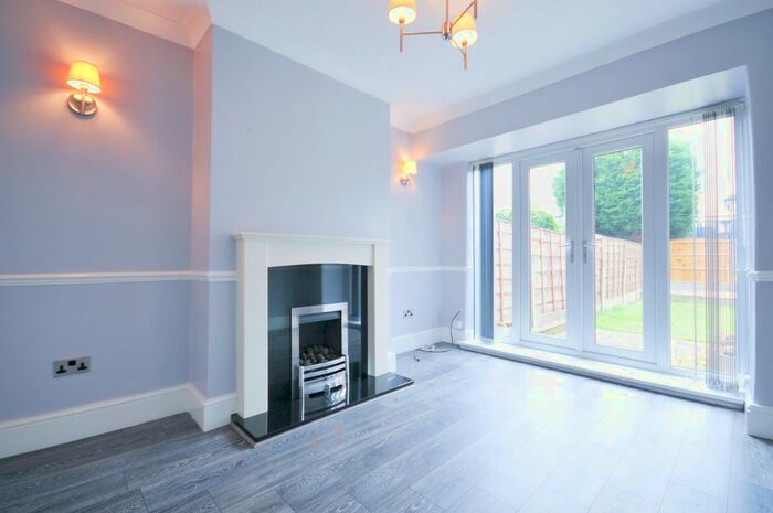 3 Bedroom Town House For Sale In Ashbourne Avenue, Cheadle, SK8