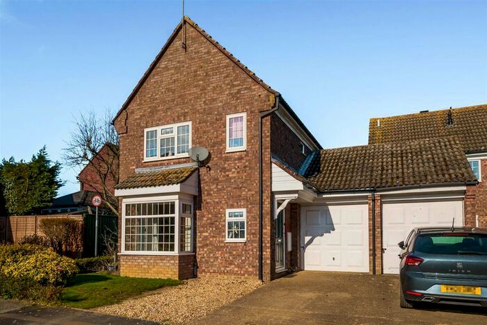 4 Bedroom Semi-Detached House For Sale In Falcon View, Greens Norton, Towcester, NN12