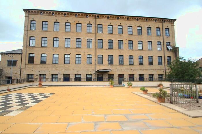 2 Bedroom Flat To Rent In The Locks, Bingley, West Yorkshire, Uk, BD16