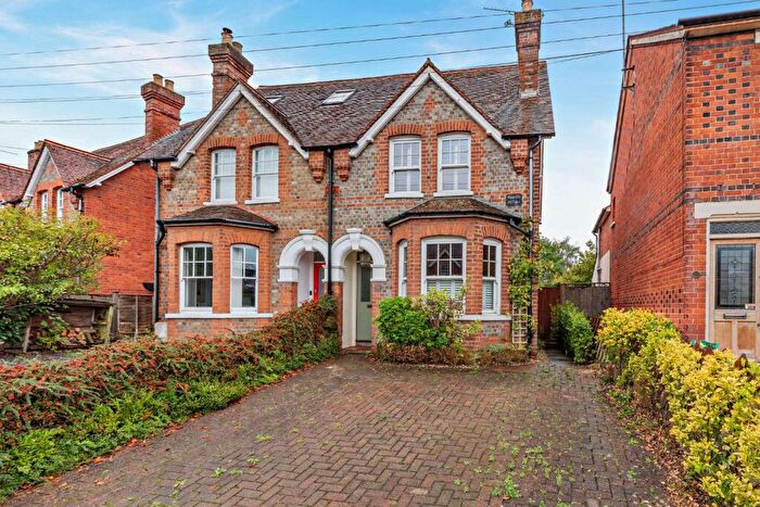 4 Bedroom Semi-Detached House For Sale In Reading Road, Pangbourne, Berkshire, RG8