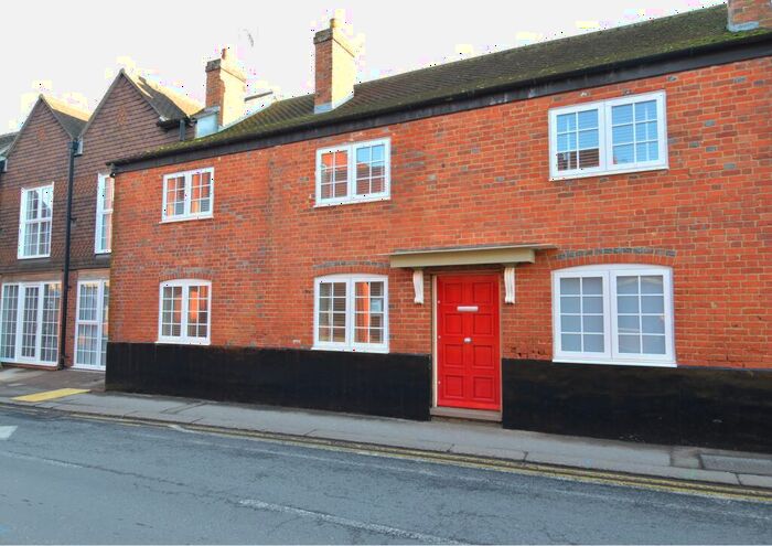 2 Bedroom Flat To Rent In Peach Street, Wokingham, RG40
