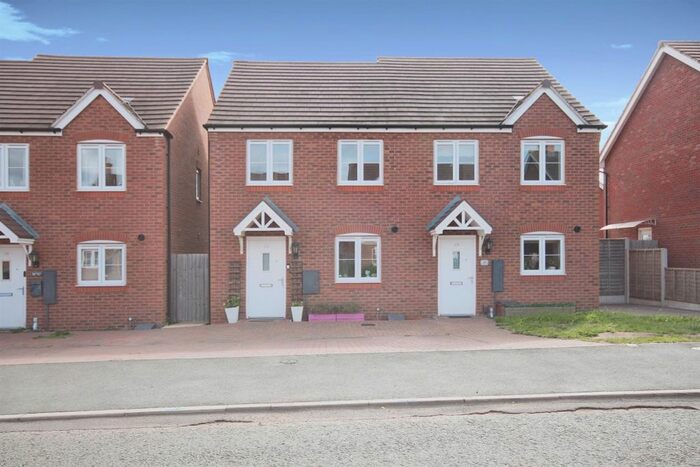 2 Bedroom Semi-Detached House For Sale In Bloxham Way, Radford Semele, Leamington Spa, CV31