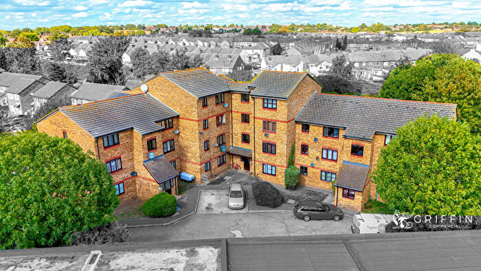 Studio For Sale In Falcon Avenue, Grays, RM17