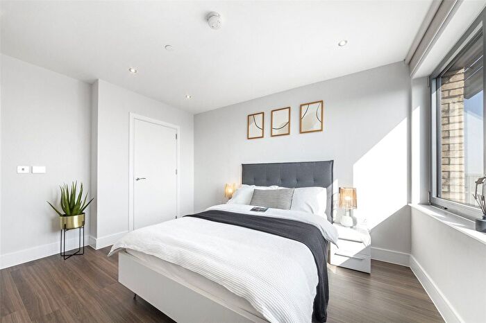 1 Bedroom Flat To Rent In Uncle Southall, Merrick Road, Southall, UB2