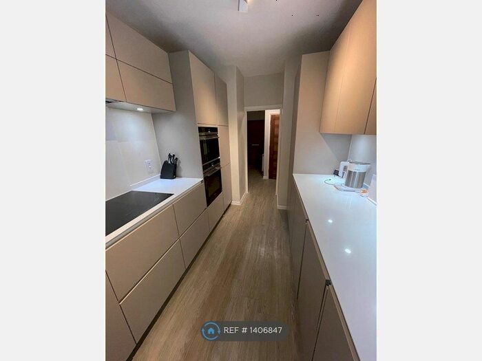 3 Bedroom Flat To Rent In Holden Road, London, N12