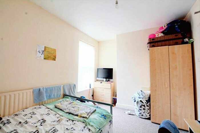 3 Bedroom Flat To Rent In Peveril Street, Nottingham, NG7