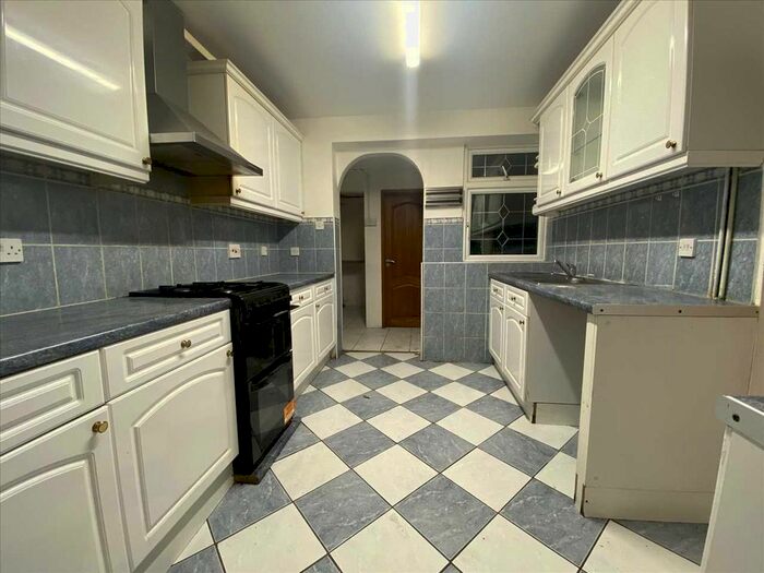 3 Bedroom Semi-Detached House To Rent In Darwin Drive, Southall, UB1