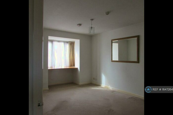 1 Bedroom Flat To Rent In Regents Court, Southampton, SO16
