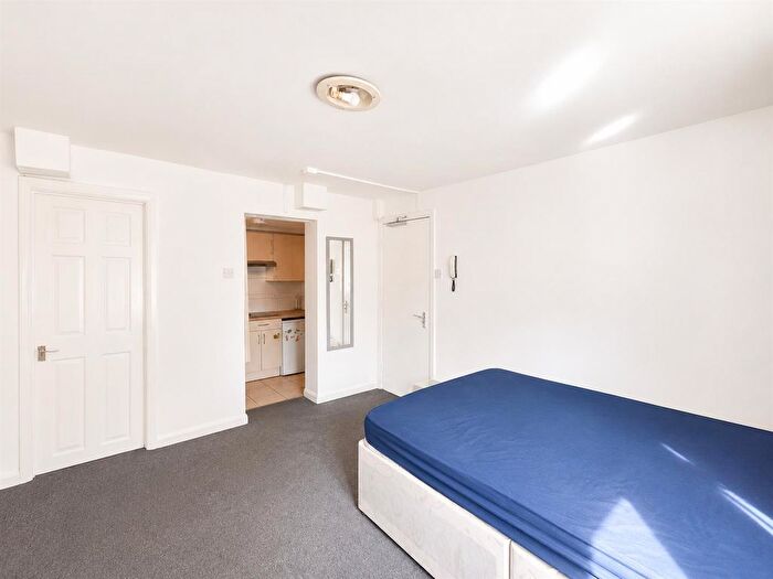 Studio To Rent In Cross Lances Road, Hounslow, TW3