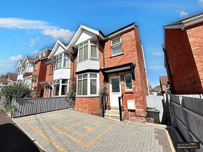 3 Bedroom Semi Detached House For Sale In Southdown Road, Rodwell, Weymouth, Dorset, DT4