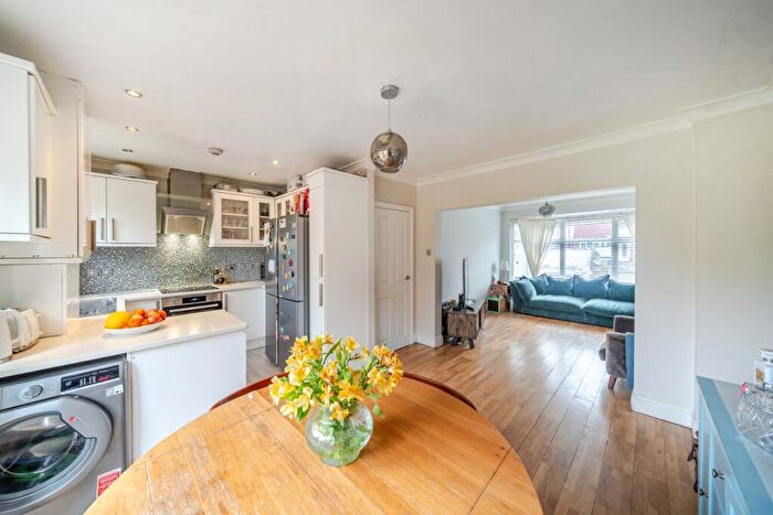 4 Bedroom Terraced House For Sale In Carstairs Road, Catford, London, SE6
