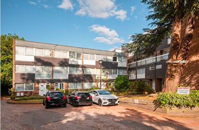 3 Bedroom Flat To Rent In Ailantus Court, Stonegrove, Edgware, HA8