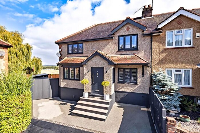4 Bedroom Semi-Detached House For Sale In Forest Close, Waltham Abbey, EN9