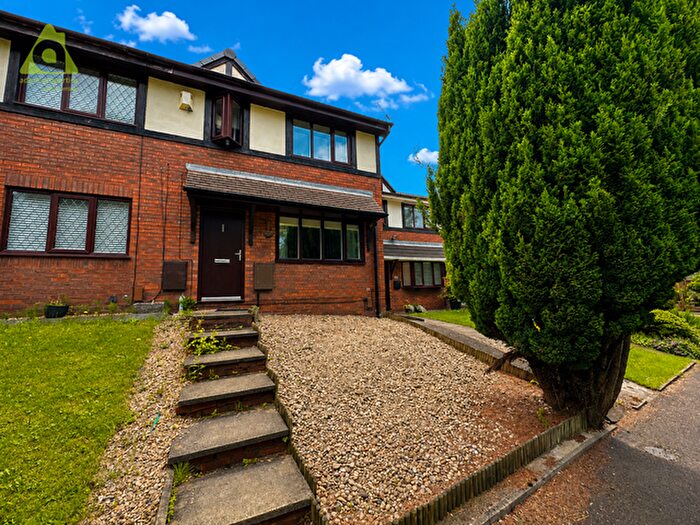 3 Bedroom Semi-Detached House For Sale In Hindley Road, Westhoughton, BL5