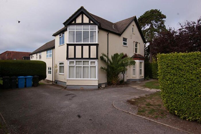 2 Bedroom Apartment For Sale In Macaulay Road, Broadstone, Dorset, BH18