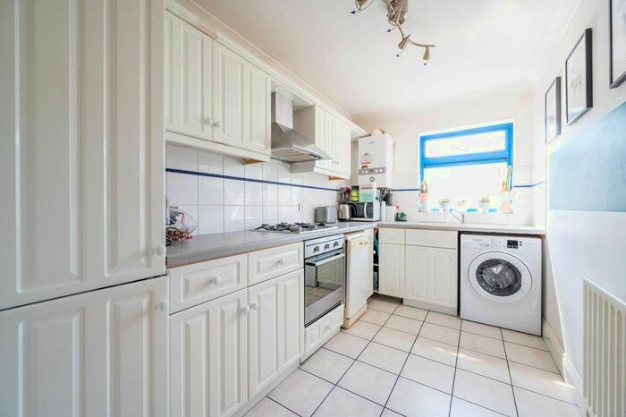 1 Bedroom Flat To Rent In Old Montague Street, Tower Hamlets, London, E1