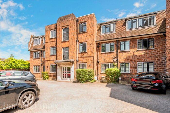 2 Bedroom Flat To Rent In Church Close, Church Street, Epsom, KT17