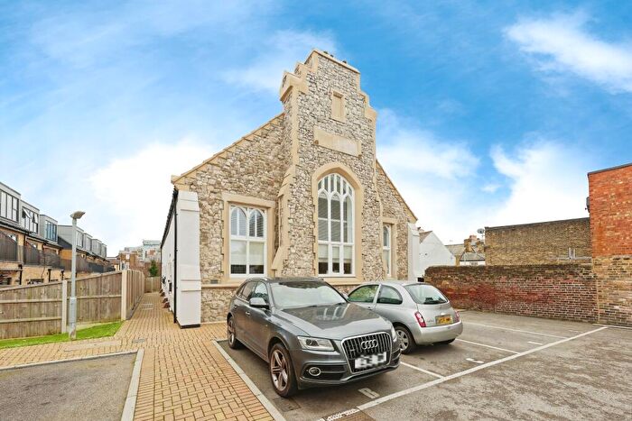 2 Bedroom Maisonette To Rent In Vincent Court, Royal Road, Ramsgate, CT11