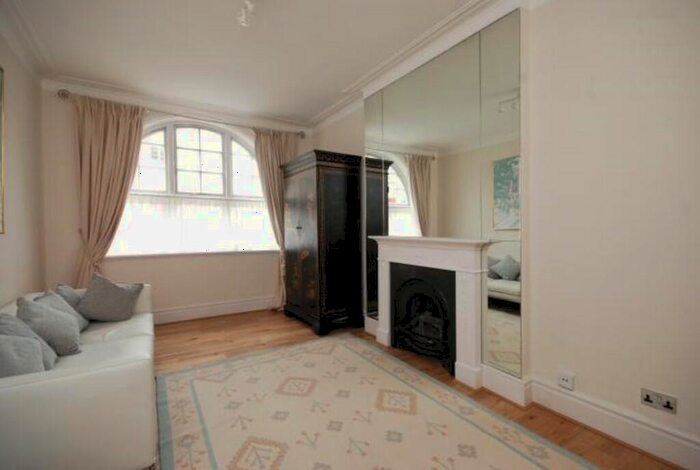 3 Bedroom Apartment To Rent In Longford Street, Regent`s Park, NW1