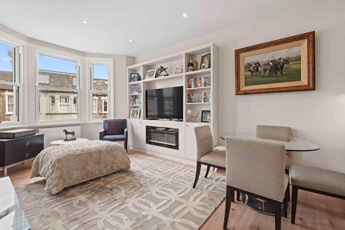 3 Bedroom Flat For Sale In Stephendale Road, Fulham, SW6