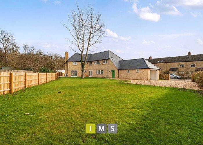 4 Bedroom Detached House For Sale In Station Road, Bletchingdon, Kidlington, OX5