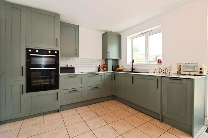 3 Bedroom Terraced House For Sale In Tenth Avenue, Bristol, Gloucestershire, BS7