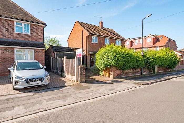 3 Bedroom Detached House For Sale In Norfolk Road, Maidenhead, SL6