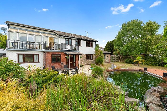 4 Bedroom Detached House For Sale In Catherine Drive, Marshfield, Cardiff, CF3