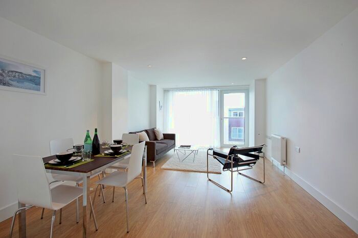 1 Bedroom Flat To Rent In Station Approach, Epsom KT19