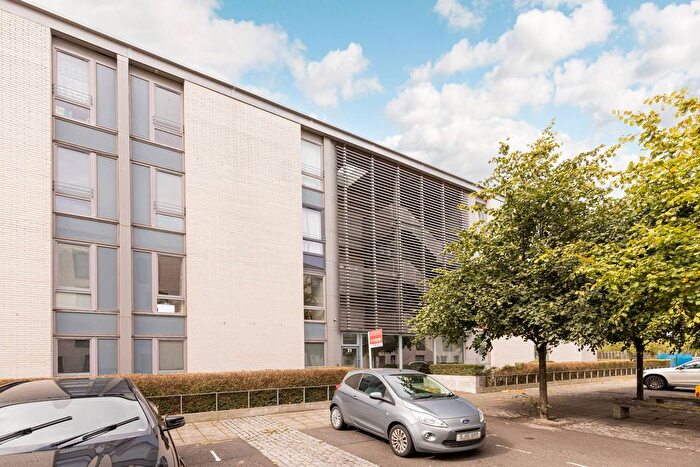 2 Bedroom Flat For Sale In Flat, Saltire Street, Edinburgh, EH5