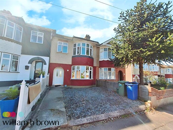 3 Bedroom Terraced House To Rent In Lowlands Road, Aveley, Essex, RM15