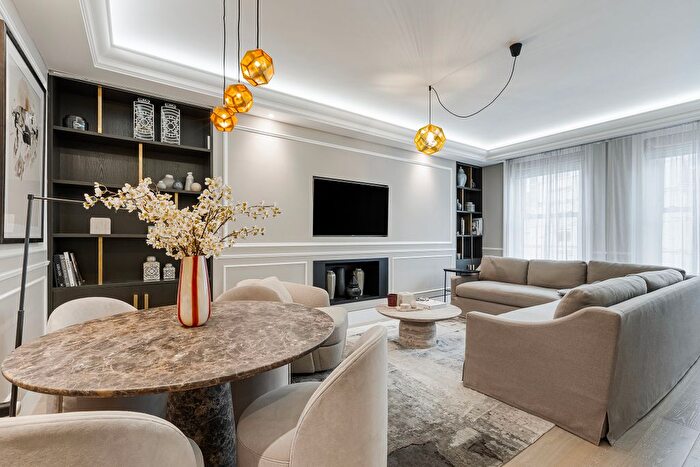 3 Bedroom Flat For Sale In Knightsbridge, London, SW1X