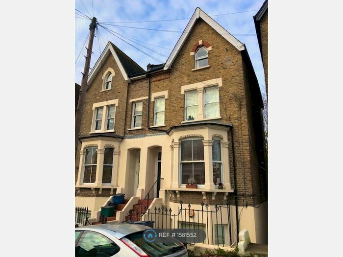 1 Bedroom Flat To Rent In Rockmount Road, London, SE19
