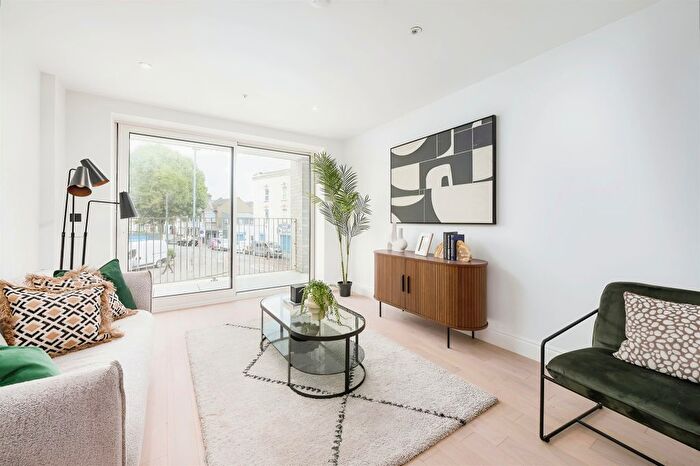 1 Bedroom Flat For Sale In High Road Leyton, London, E10