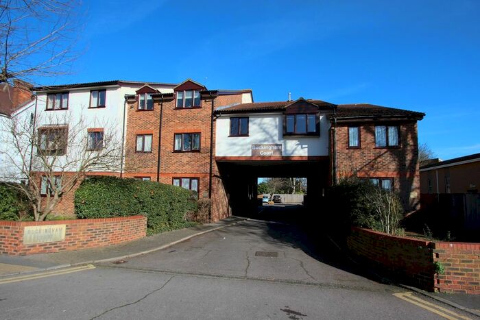 2 Bedroom Flat To Rent In Kingston Road, Staines-Upon-Thames, TW18