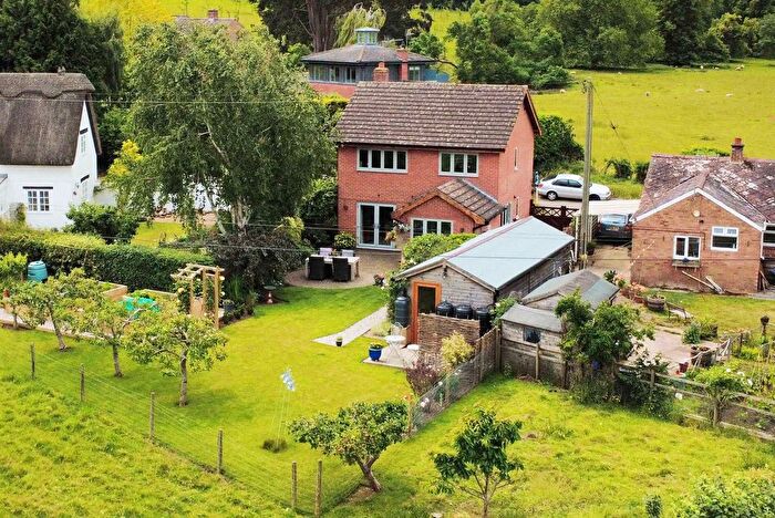 3 Bedroom Detached House For Sale In Yock Lane, Wick, WR10