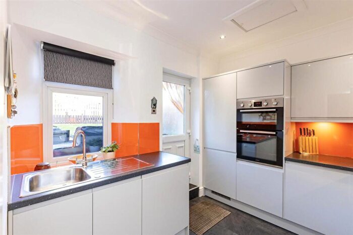 1 Bedroom Bungalow For Sale In Glasgow Road, Bathgate, EH48