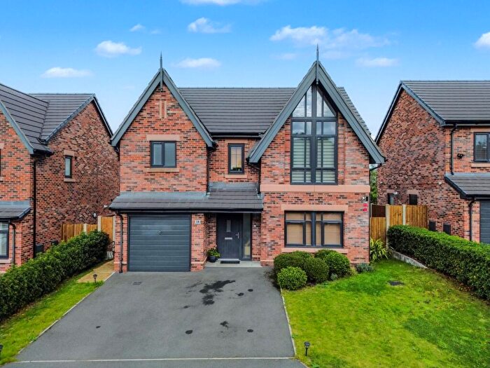 4 Bedroom Detached House For Sale In Holcombe Grove, Radcliffe, M26