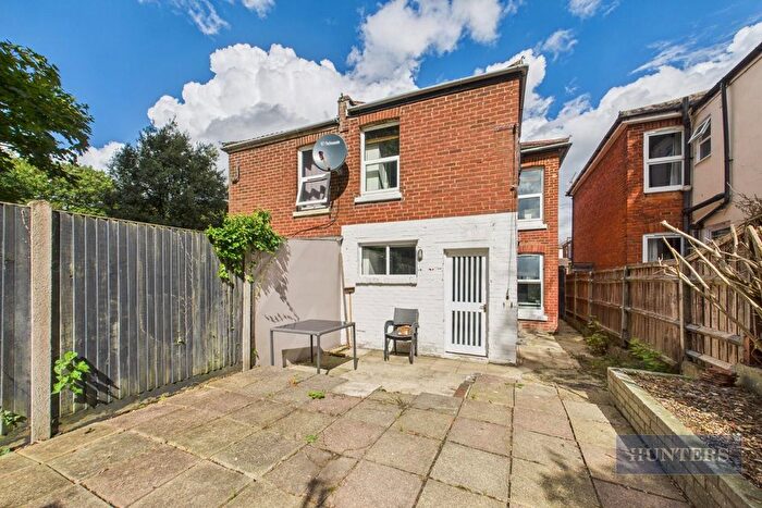 3 Bedroom Semi Detached House To Rent In Sandhurst Road, Southampton, SO15