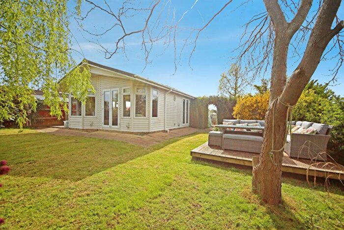 2 Bedroom Park Home For Sale In Binton Road, Welford On Avon, Stratford-Upon-Avon, CV37