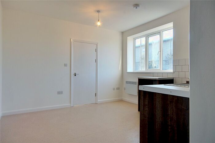 1 Bedroom Flat To Rent In Crown Road, Enfield, EN1