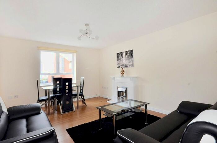 2 Bedroom Flat To Rent In Erebus Drive, Thamesmead, London, SE28