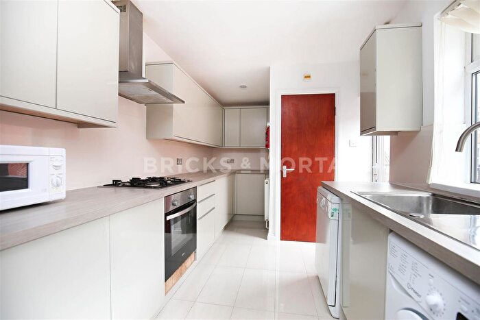 6 Bedroom Maisonette To Rent In Dinsdale Road, Sandyford, Newcastle Upon Tyne, NE2