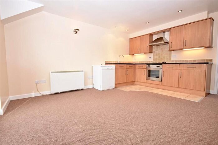 1 Bedroom Flat To Rent In Cromer Road, Finedon, Wellingborough, NN9