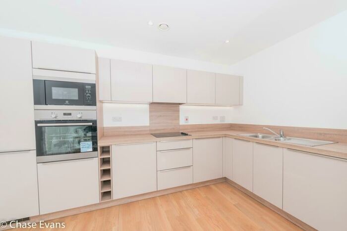 2 Bedroom Apartment To Rent In Norlem Court, Greenland Place, Surrey Quays, SE8