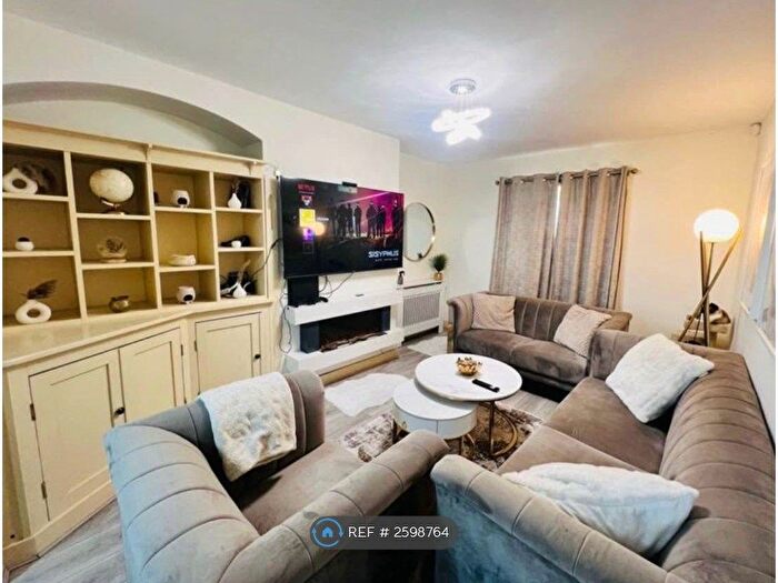 4 Bedroom Terraced House To Rent In Arnold Road, Dagenham, RM9