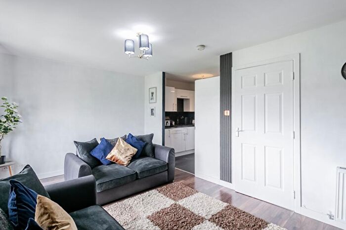 2 Bedroom Flat For Sale In Colonsay Way, Edinburgh, EH5