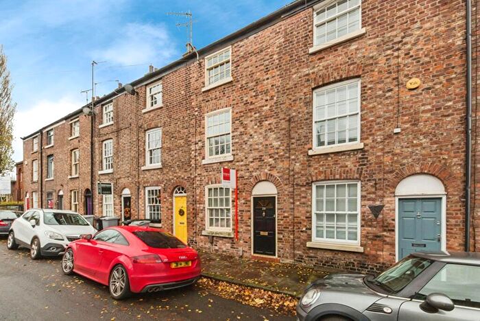 3 Bedroom Terraced House For Sale In St. Georges Street, Macclesfield, Cheshire, SK11