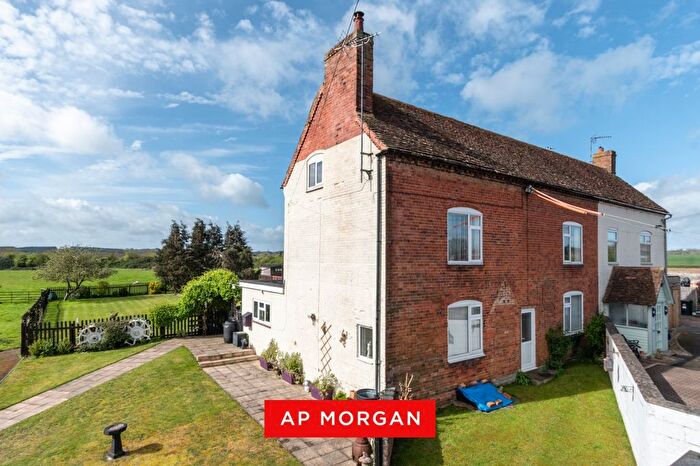 4 Bedroom Semi-Detached House For Sale In Littlewood Green Farm, Bromsgrove Road, Studley, Warwickshire, B80