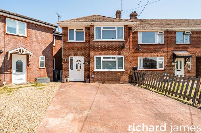 3 Bedroom End Terrace House For Sale In Templars Firs, Royal Wootton Bassett, SN4